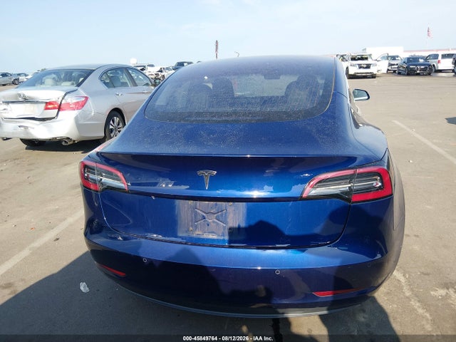 45849764 :رقم المزاد ، 5YJ3E1EA6JF007365 vin ، 2018 Tesla Model 3 Long Range/mid Range مزاد بيع