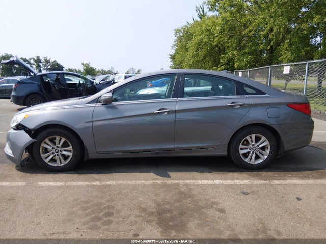 Продажа на аукционе авто 2013 Hyundai Sonata Gls, vin: 5NPEB4AC6DH800889, номер лота: 45849833
