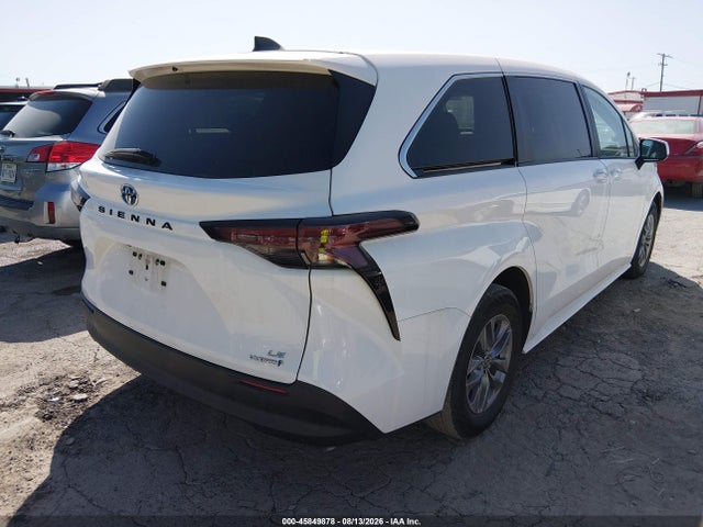 Toyota SIENNA LE 2024 5TDKRKECXRS201864 Image 4