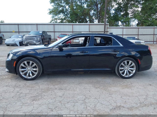 2019 Chrysler 300 Touring მანქანა იყიდება აუქციონზე, vin: 2C3CCAAG4KH728834, აუქციონის ნომერი: 45850029
