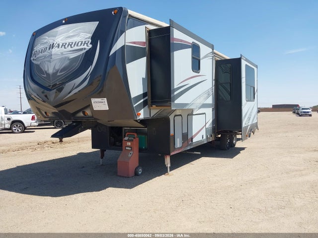 45850062 :رقم المزاد ، 5SFCG362XFE291151 vin ، 2015 Heartland 36' Road Warrior 5th Wheel مزاد بيع