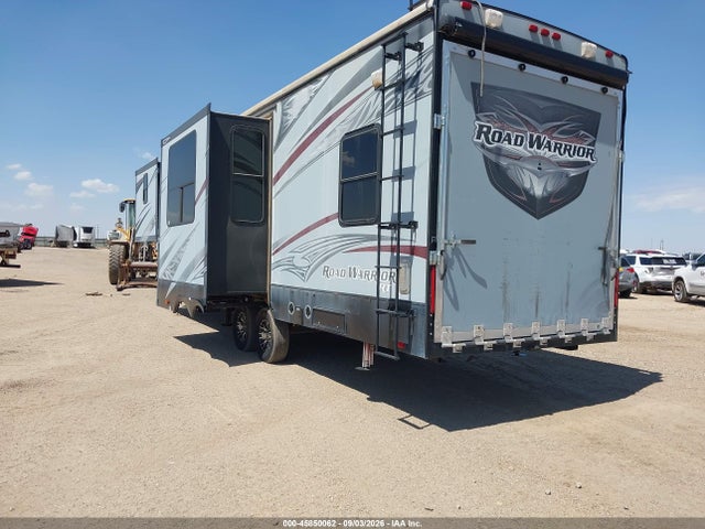 45850062 :رقم المزاد ، 5SFCG362XFE291151 vin ، 2015 Heartland 36' Road Warrior 5th Wheel مزاد بيع