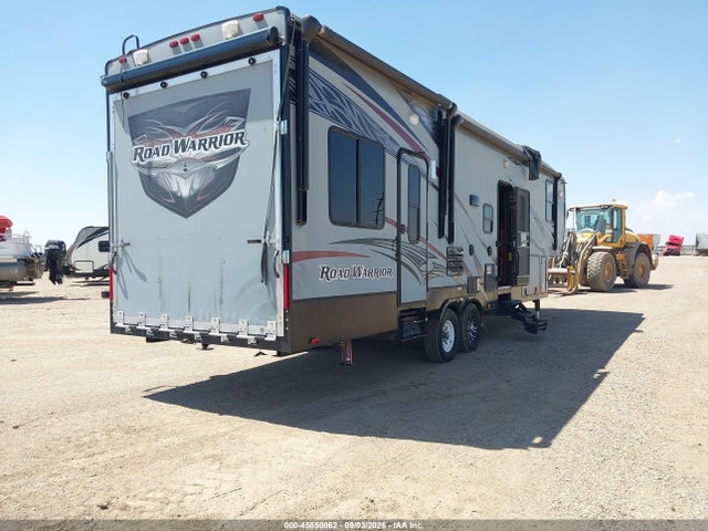 45850062 :رقم المزاد ، 5SFCG362XFE291151 vin ، 2015 Heartland 36' Road Warrior 5th Wheel مزاد بيع