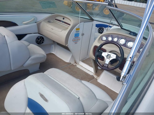 45850202 :رقم المزاد ، FGB21371G102 vin ، 2002 Chaparral Other مزاد بيع