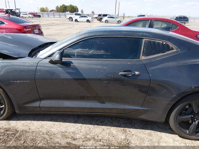 45850238 :رقم المزاد ، 1G1FB1RS9J0145059 vin ، 2018 Chevrolet Camaro 1lt مزاد بيع