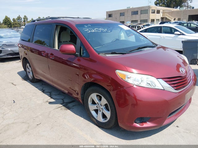 Toyota Sienna Le 8 Passenger 2015 5TDKK3DC0FS671702 головне зображення