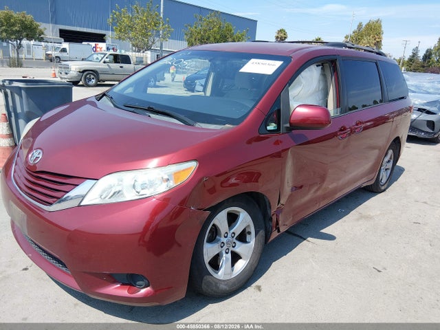5TDKK3DC0FS671702 Toyota Sienna Le 8 Passenger