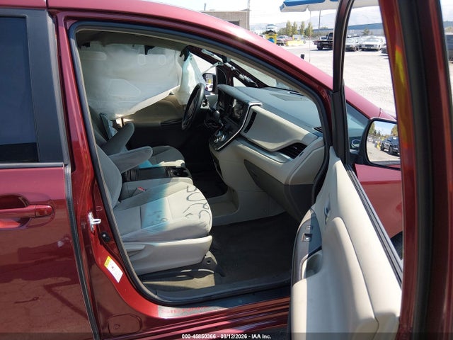 5TDKK3DC0FS671702 Toyota Sienna Le 8 Passenger