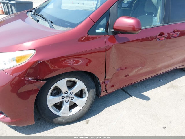 5TDKK3DC0FS671702 Toyota Sienna Le 8 Passenger
