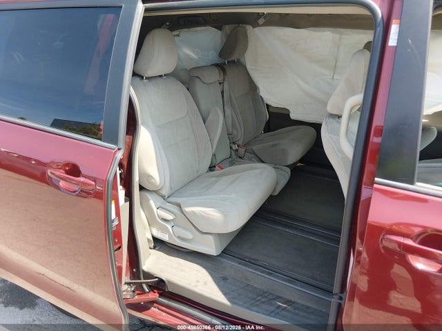 5TDKK3DC0FS671702 Toyota Sienna Le 8 Passenger