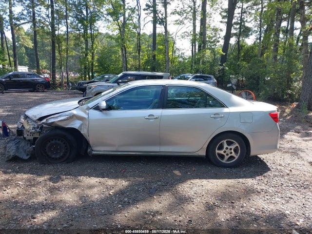 45850459 :رقم المزاد ، 4T1BF1FK4EU313389 vin ، 2014 Toyota Camry Le مزاد بيع