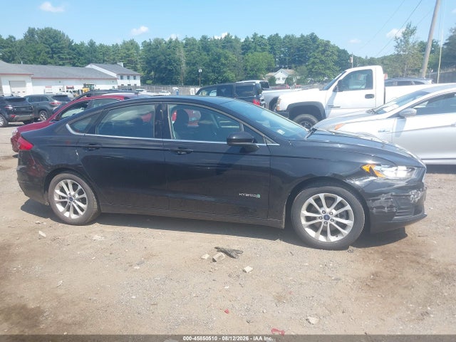 3FA6P0LU6KR262148 Ford Fusion Hybrid Se