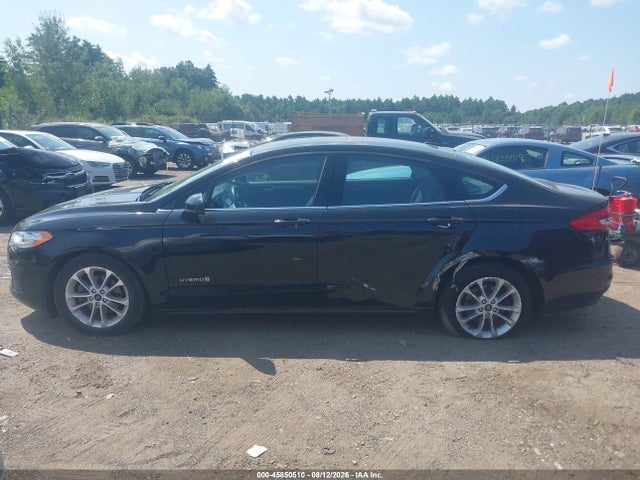 3FA6P0LU6KR262148 Ford Fusion Hybrid Se