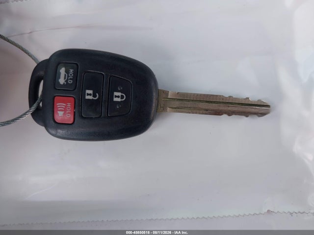 4T1BF1FK1HU423997 Toyota CAMRY XSE