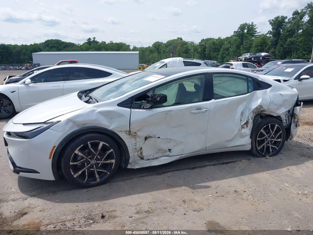 JTDACACUXR3018890 Toyota Prius Prime Xse