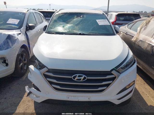KM8J3CA41JU709363 Hyundai TUCSON SEL