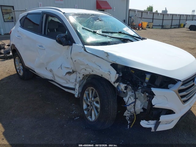 KM8J3CA41JU709363 Hyundai TUCSON SEL