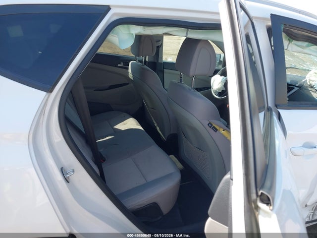 KM8J3CA41JU709363 Hyundai TUCSON SEL