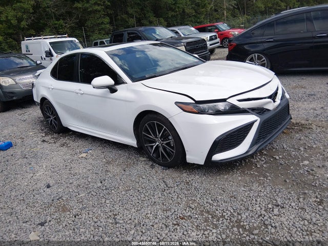 45850746 :رقم المزاد ، 4T1T11AK9NU658606 vin ، 2022 Toyota Camry Se مزاد بيع