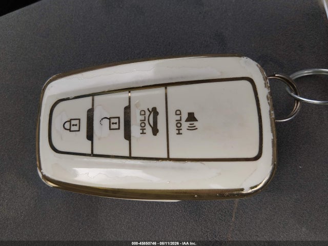 45850746 :رقم المزاد ، 4T1T11AK9NU658606 vin ، 2022 Toyota Camry Se مزاد بيع