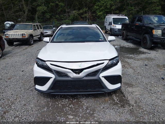 45850746 :رقم المزاد ، 4T1T11AK9NU658606 vin ، 2022 Toyota Camry Se مزاد بيع