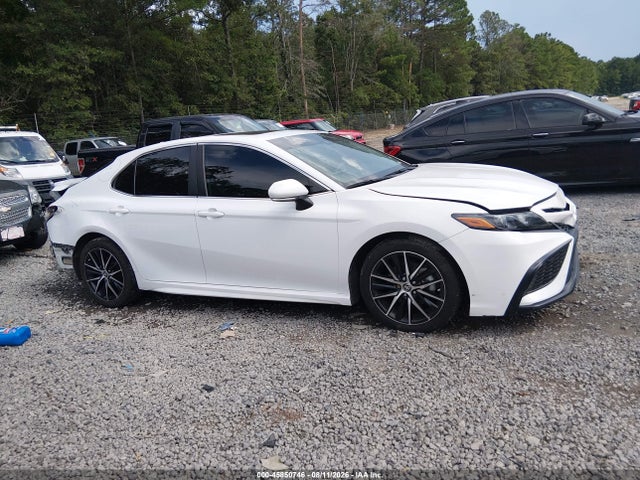45850746 :رقم المزاد ، 4T1T11AK9NU658606 vin ، 2022 Toyota Camry Se مزاد بيع