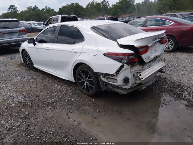 45850746 :رقم المزاد ، 4T1T11AK9NU658606 vin ، 2022 Toyota Camry Se مزاد بيع
