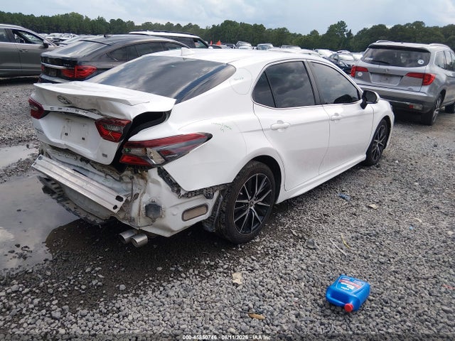 45850746 :رقم المزاد ، 4T1T11AK9NU658606 vin ، 2022 Toyota Camry Se مزاد بيع