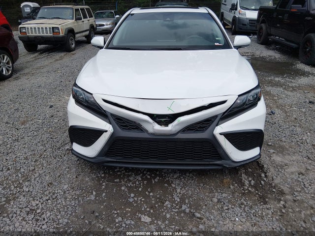 45850746 :رقم المزاد ، 4T1T11AK9NU658606 vin ، 2022 Toyota Camry Se مزاد بيع