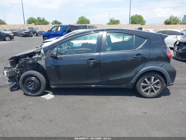 Toyota Prius C Four 2018 JTDKDTB32J1605266 Image 15
