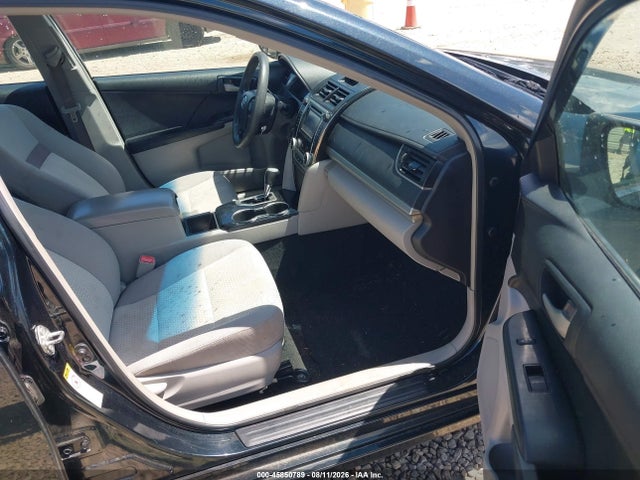 45850789 :رقم المزاد ، 4T1BF1FK0EU852866 vin ، 2014 Toyota Camry L مزاد بيع