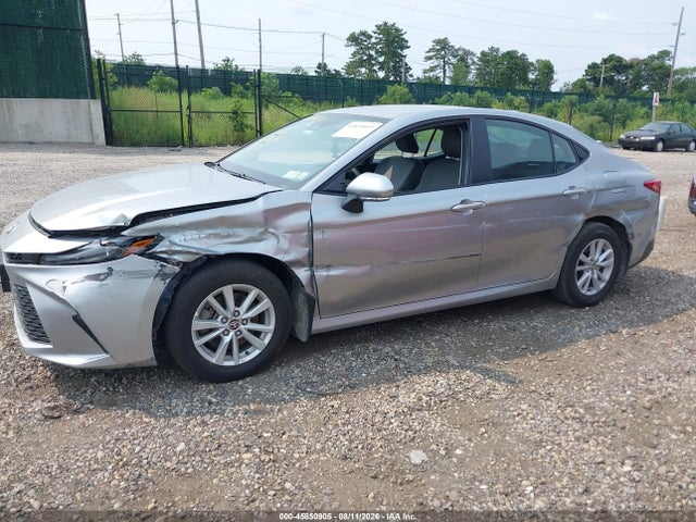 2026 Toyota Camry Le მანქანა იყიდება აუქციონზე, vin: 4T1DBADKXTU043606, აუქციონის ნომერი: 45850905