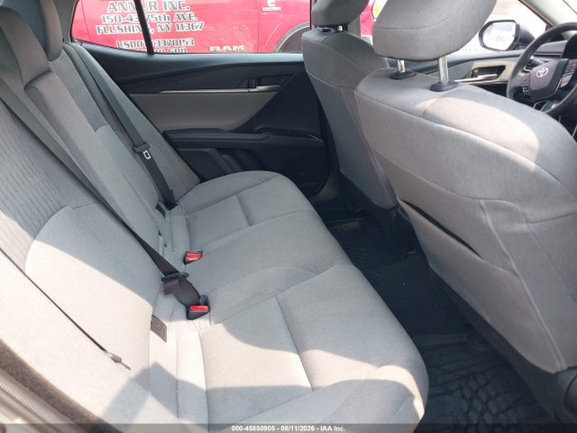 2026 Toyota Camry Le მანქანა იყიდება აუქციონზე, vin: 4T1DBADKXTU043606, აუქციონის ნომერი: 45850905