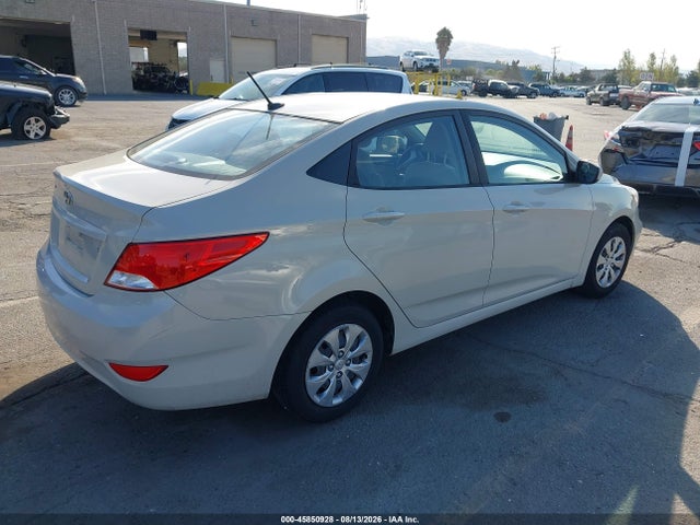 Hyundai ACCENT SE 2017 KMHCT4AE8HU197067 Image 4