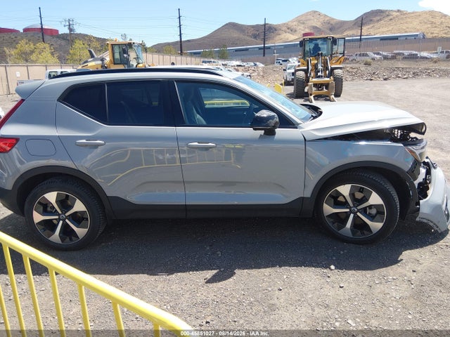 YV4L12UL7R2292089 Volvo Xc40 B5 Plus Dark Theme