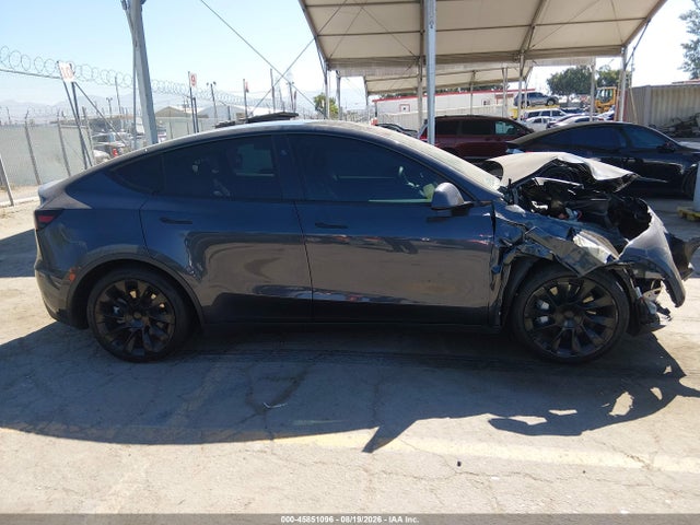 Продажа на аукционе авто 2024 Tesla Model Y Long Range Dual Motor All-wheel Drive, vin: 7SAYGDEE8RA237067, номер лота: 45851096
