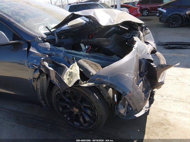 Продажа на аукционе авто 2024 Tesla Model Y Long Range Dual Motor All-wheel Drive, vin: 7SAYGDEE8RA237067, номер лота: 45851096