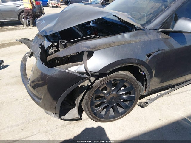 Продажа на аукционе авто 2024 Tesla Model Y Long Range Dual Motor All-wheel Drive, vin: 7SAYGDEE8RA237067, номер лота: 45851096