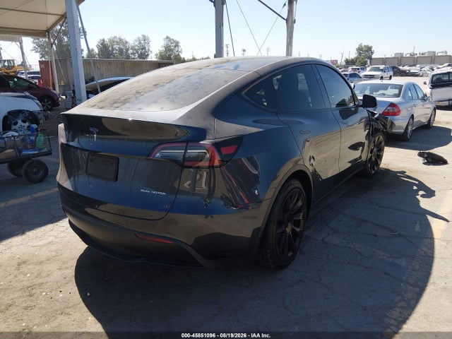 Продажа на аукционе авто 2024 Tesla Model Y Long Range Dual Motor All-wheel Drive, vin: 7SAYGDEE8RA237067, номер лота: 45851096