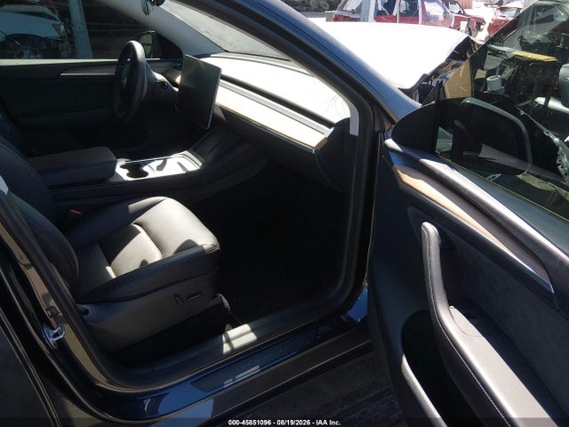 Продажа на аукционе авто 2024 Tesla Model Y Long Range Dual Motor All-wheel Drive, vin: 7SAYGDEE8RA237067, номер лота: 45851096