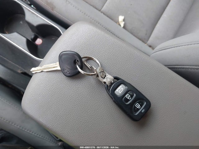 2017 Hyundai Elantra Se მანქანა იყიდება აუქციონზე, vin: 5NPD84LF4HH027802, აუქციონის ნომერი: 45851376