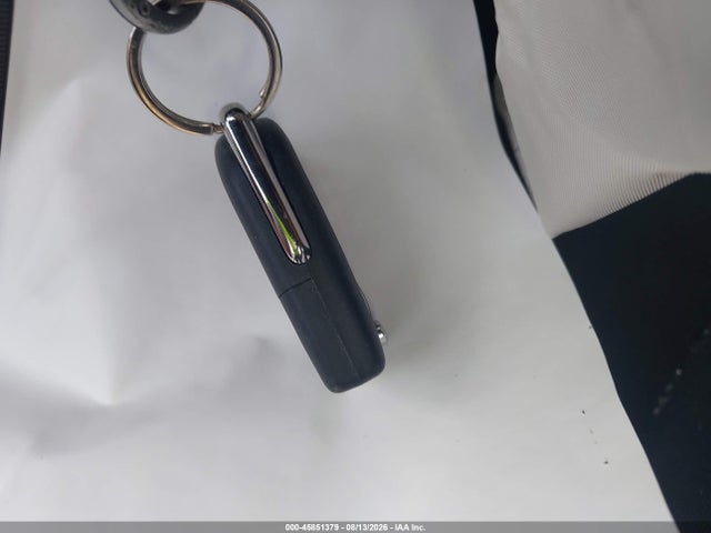 5YFEPMAE0MP210984 Toyota COROLLA LE