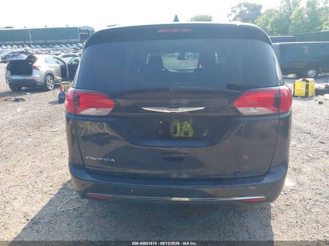 45851610 :رقم المزاد ، 2C4RC1BG8HR571381 vin ، 2017 Chrysler Pacifica Touring-l مزاد بيع