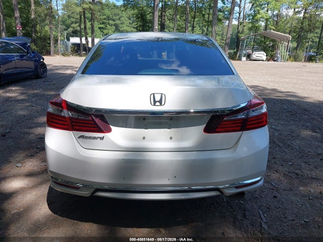45851649 :رقم المزاد ، 1HGCR2F36HA050635 vin ، 2017 Honda Accord Lx مزاد بيع