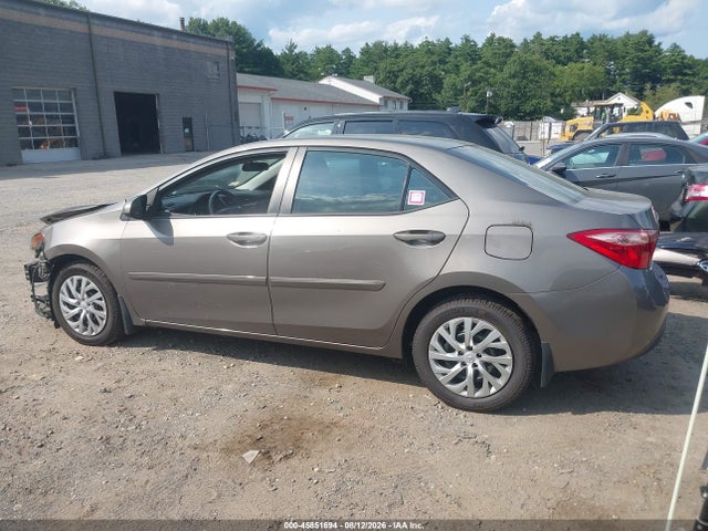 2T1BURHE2JC109102 Toyota COROLLA LE