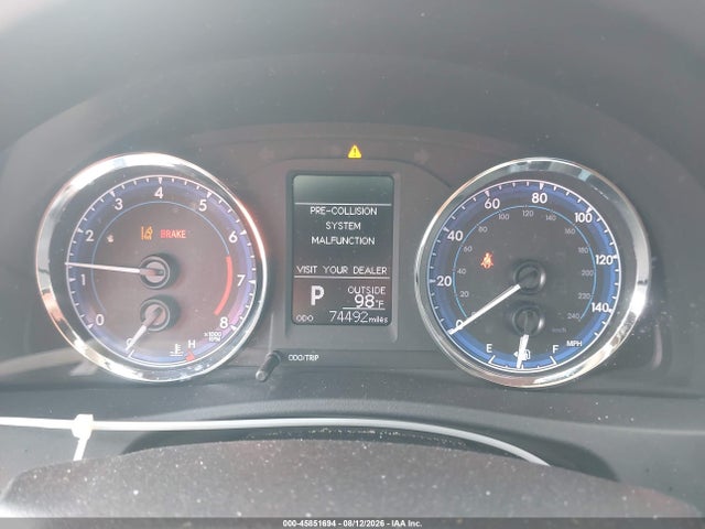 2T1BURHE2JC109102 Toyota COROLLA LE