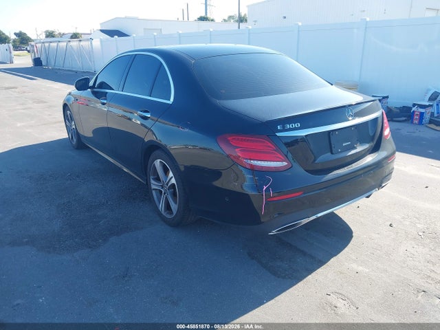Продаж на аукціоні авто 2018 Mercedes-benz E 300, vin: WDDZF4JBXJA370175, номер лоту: 45851870