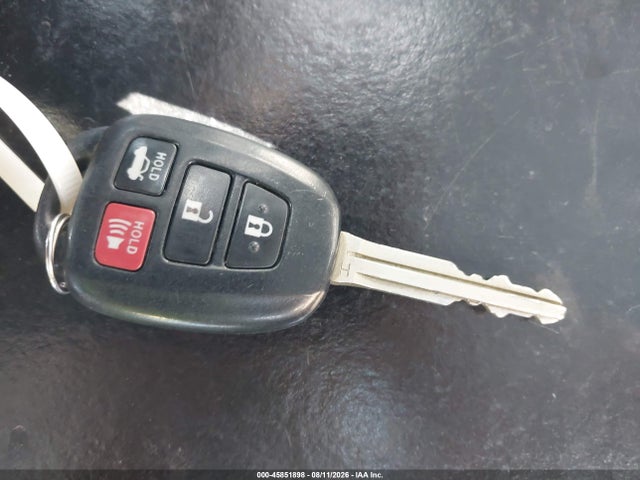 5YFBURHE9FP204392 Toyota Corolla Le Plus