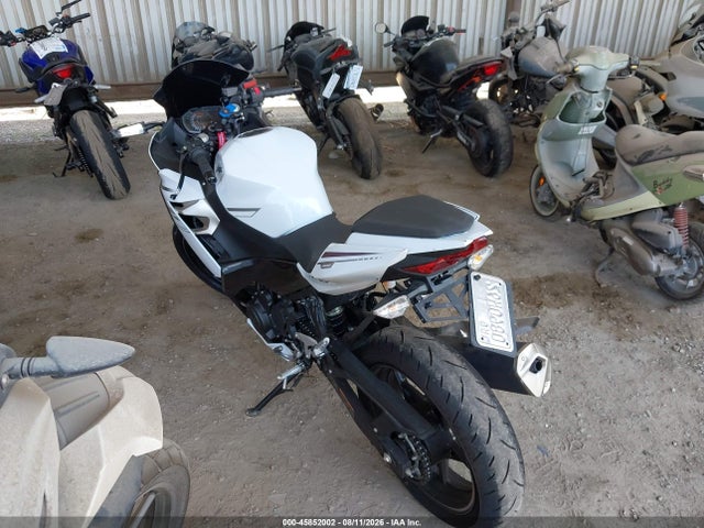 Kawasaki EX400 2023 JKAEXKH13PDAS1127 Image 3