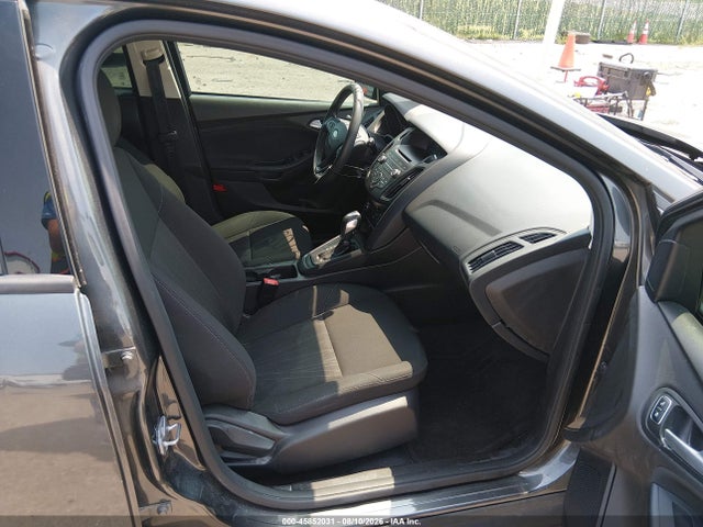 1FADP3K29GL379446 Ford FOCUS SE